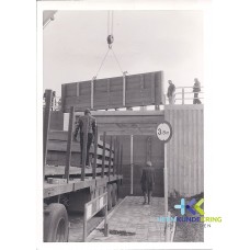 Lobith 04-11-1974 plaatsen van de schotten Tunnel Transeedijk- Komstraat